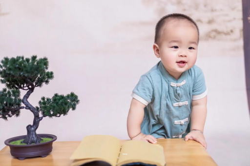 广州供卵代怀包生男孩宝宝多大可以吃辅食